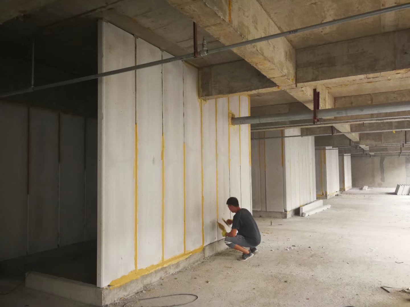 澄城无机发泡轻骨料混凝土隔墙板施工技术性能研究
